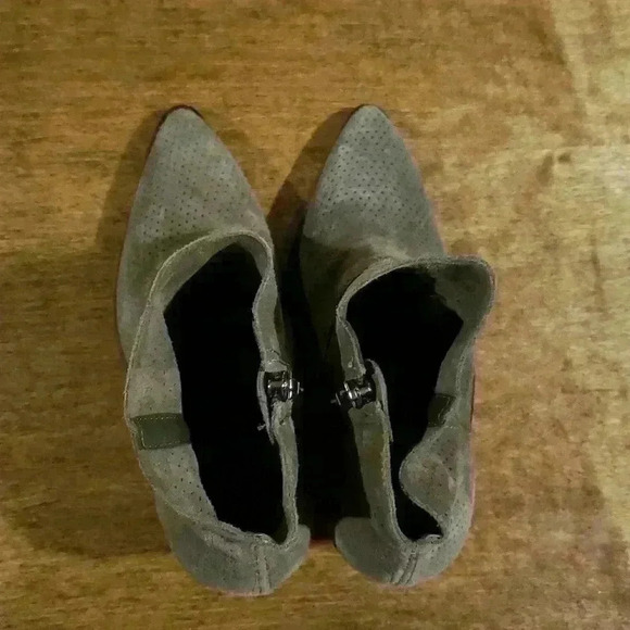 Vince Camuto Green Suede Booties 6.5 - Picture 4 of 7